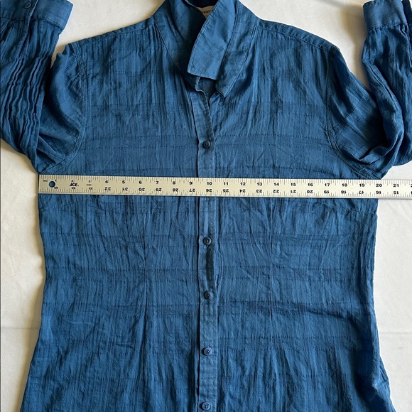 Coldwater Creek Sheer Blue Button-Front Women's Shirt - Lightweight Layering Top - Picture 3 of 17